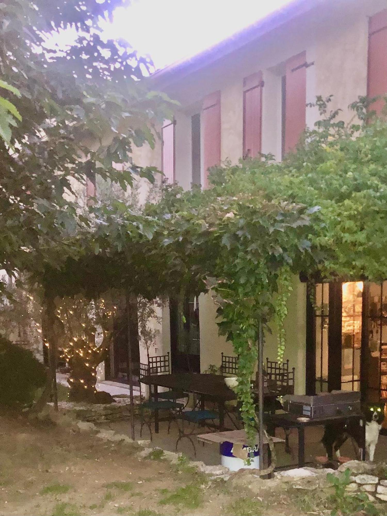 Une Ferme En Ville Брон Экстерьер фото