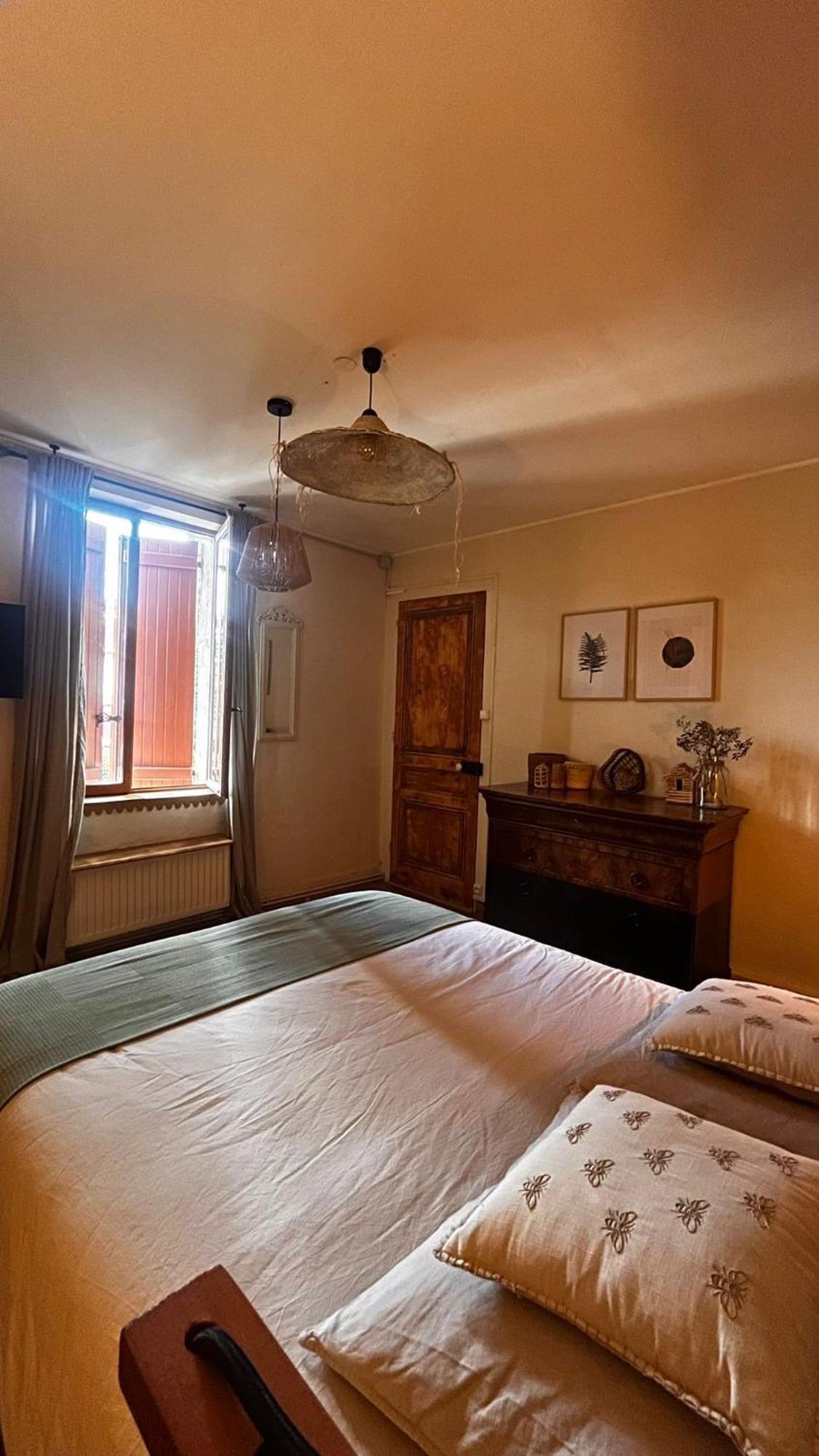 Une Ferme En Ville Брон Экстерьер фото